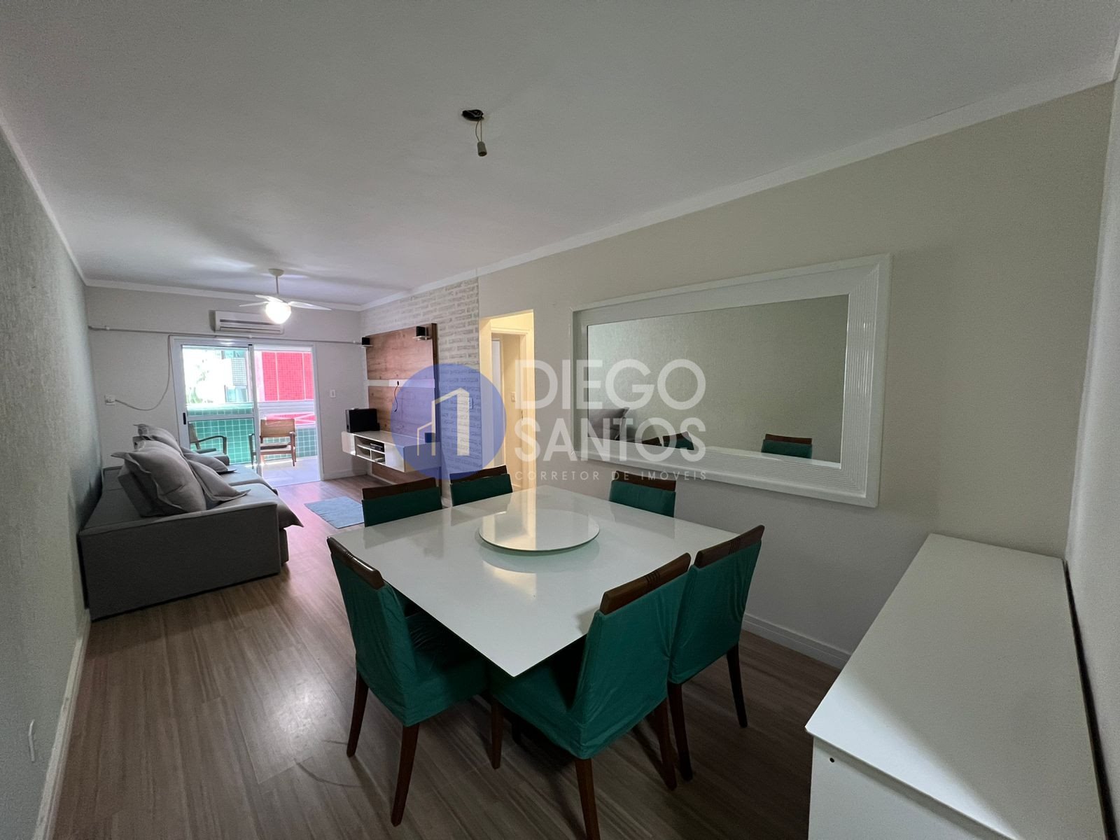 Apartamento 2 Dormitórios no Canto do Forte a 200 Metros da Praia